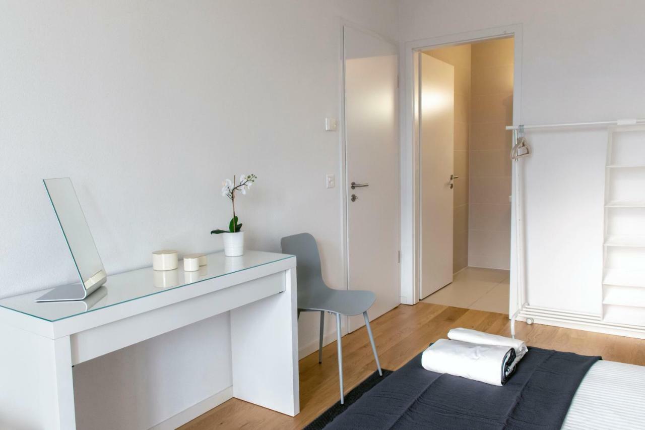 Spacieux Et Moderne 3.5 Pieces A *